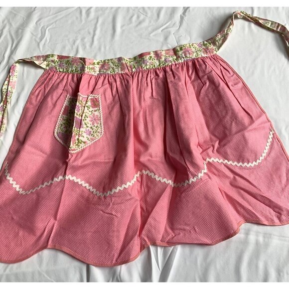 Vintage Pink Floral Reversible Half Apron with Pockets - Picture 3 of 3